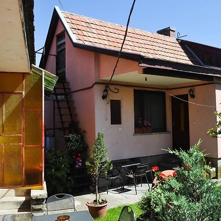 Lugas Szallas ยาสซ์แบร์รีนย์ ภายนอก รูปภาพ